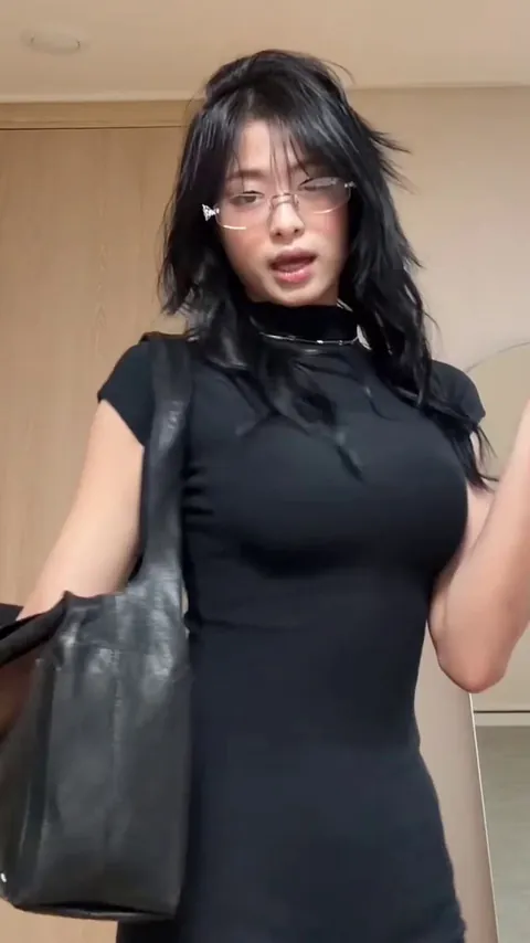 BABYMONSTER - Ahyeon