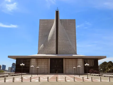 Cathedral of Saint Mary of the Assumption in San Francisco, California (1965-1970) by Pietro Belluschi, with Pier Luigi Nervi