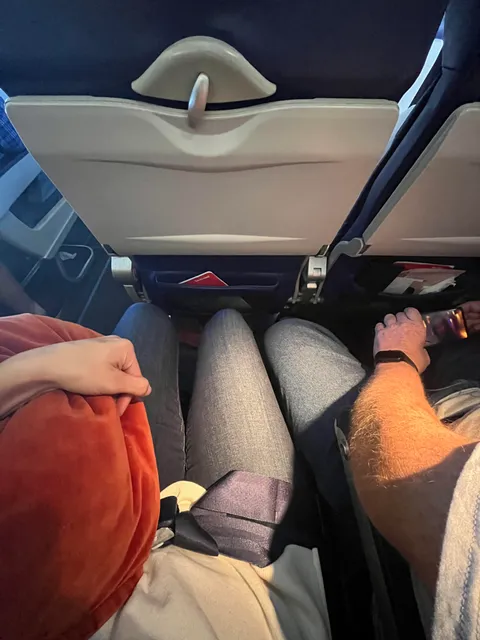 This was how a 4 hour flight went today. I am a 5’8” Female.