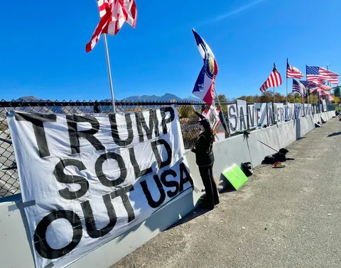 "FUND SNAP!" Overpass Protest - SLC 11.8.2025 [OC]