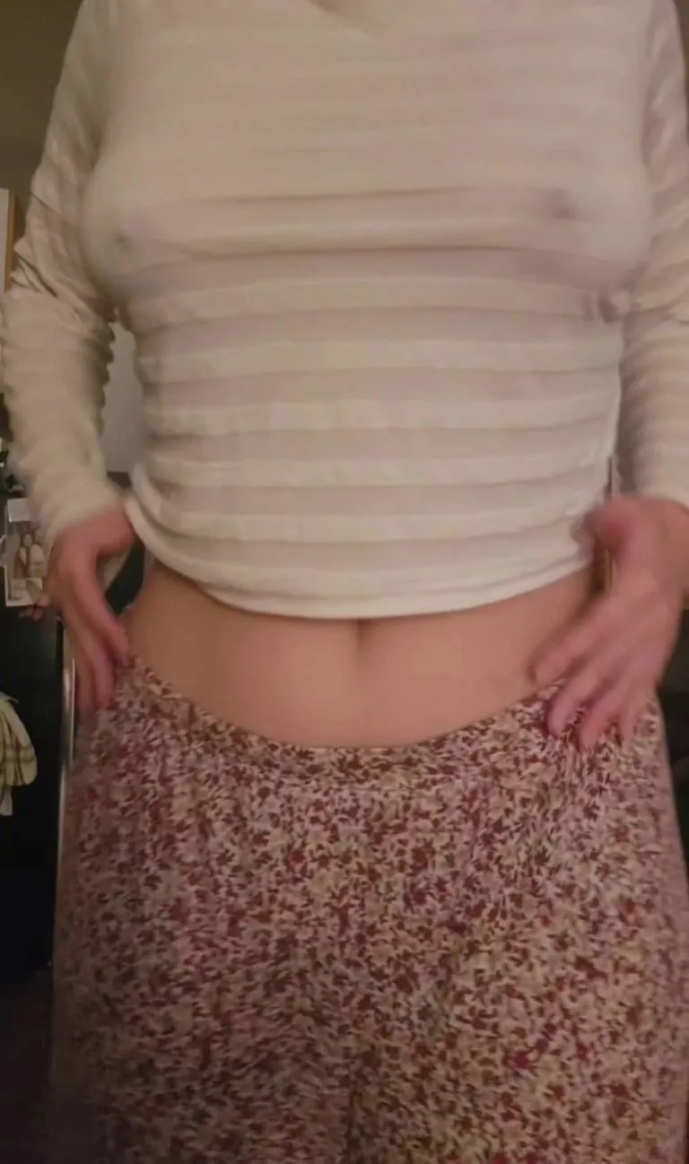 Just wanted to do a little strip for you 🤭