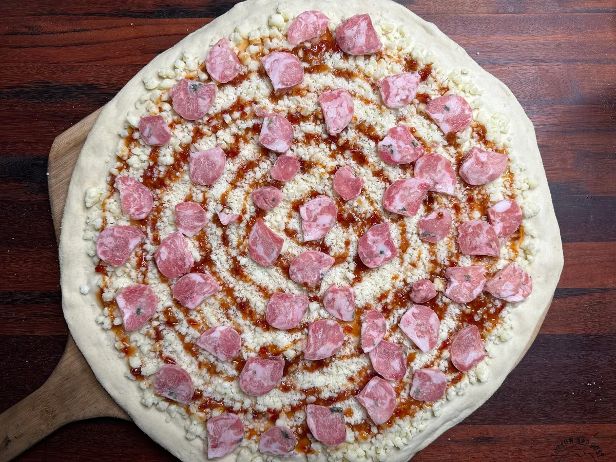 [Homemade] sausage and mushroom pizza