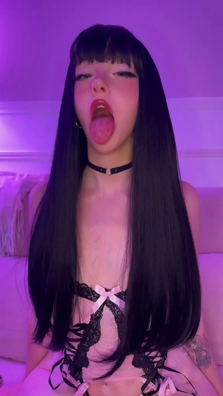 I bet I can deepthroat you easyy