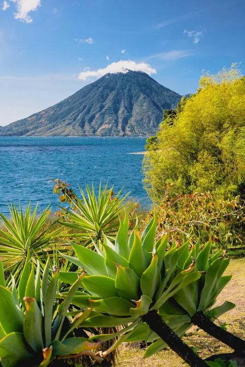 Lake Atitlán, Guatemala [OC] [2752 x 4128]