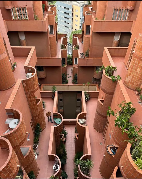 Walden 7, Barcelona