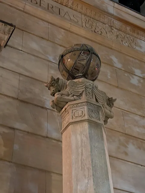 An evening walk through Montreal