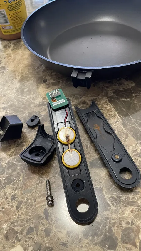 My frypan handle has lithium batteries and an electronic chip.