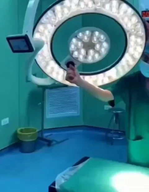 Surgical lights cast no visible shadow