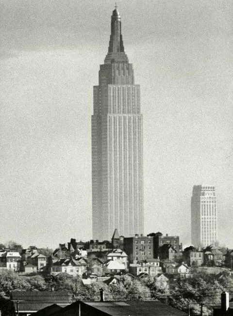 This is what the Empire State Building looked like against the background of other buildings, 1941
