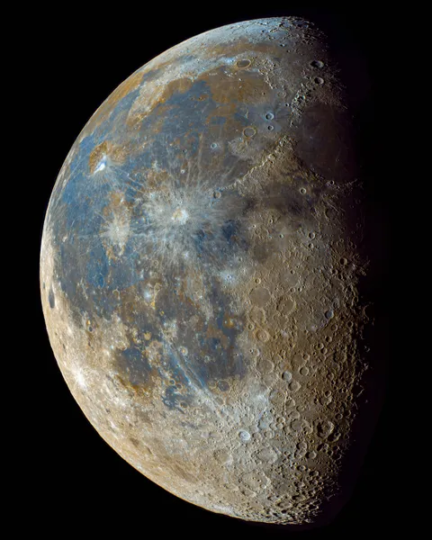 Yesterday i've capturerd this 60% Mineral Moon [OC]