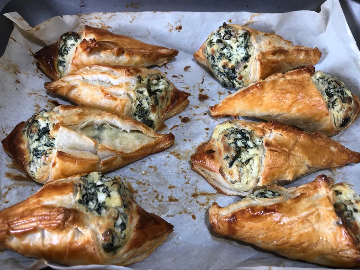 [Homemade] I made Kronk’s Spinach Puffs!