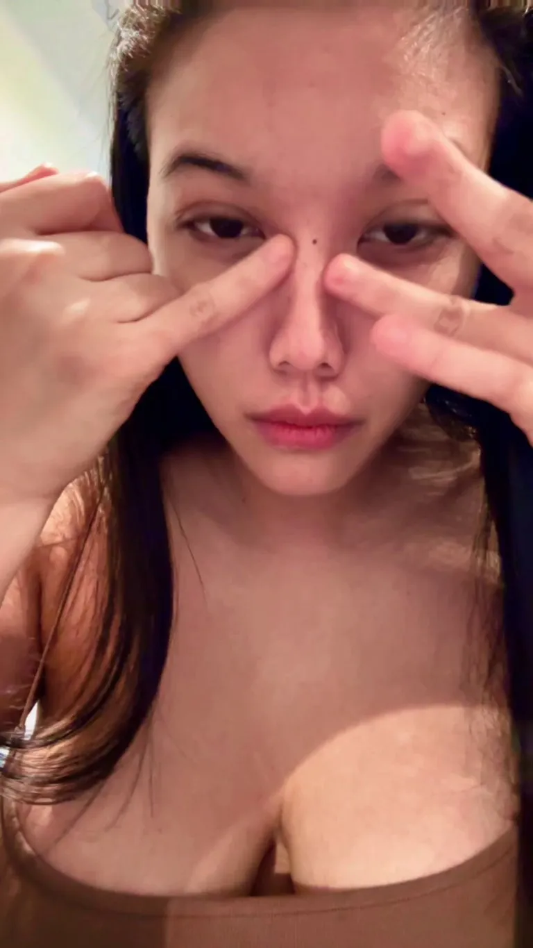 Am I still a smash even without makeup? 