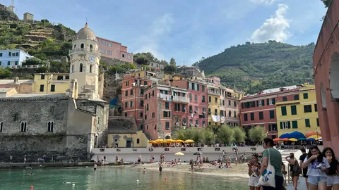 Vernazza, Cinque Terre, Italy. What a beautiful little village