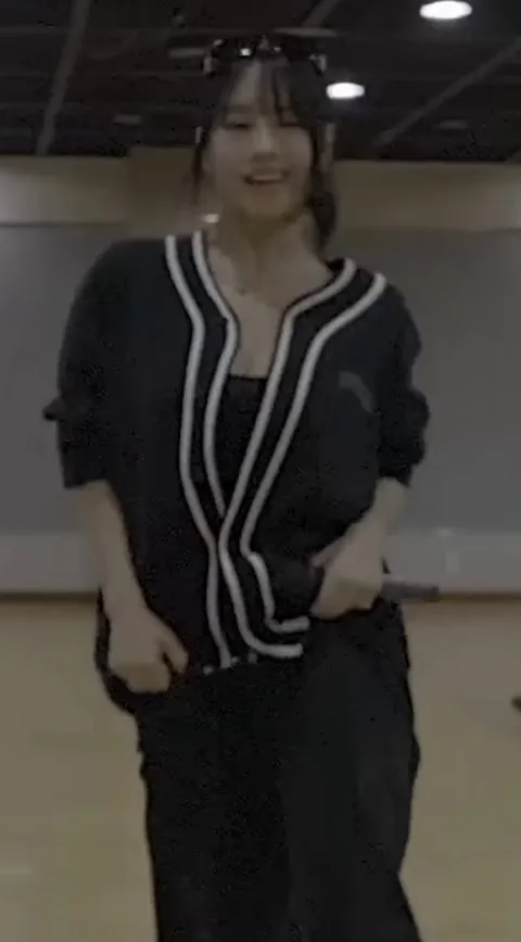 KISS OF LIFE - Natty