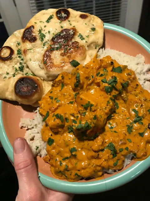 [Homemade] Chicken Tikka Masala with homemade Garlic Naan