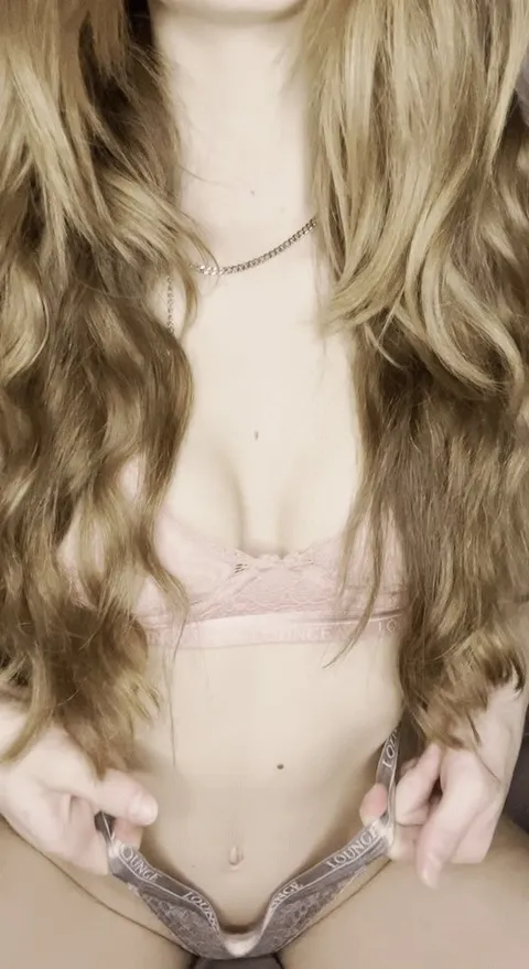 Fast responses only. I’m 18. what’s the first word that enters your mind when you see me?
