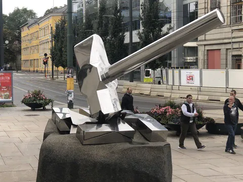 The ‘Crush Nazism’ monument outside Oslo Central Station