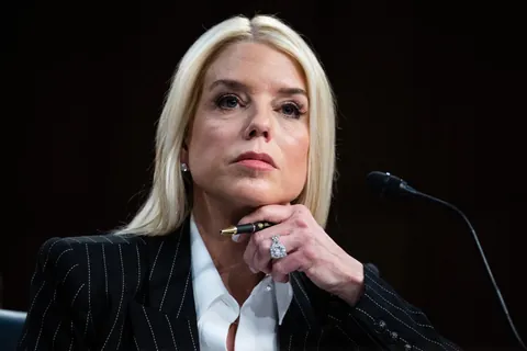 🚨BREAKING: Attorney General Pam Bondi has ordered the Department of Justice to cut off all federal funding to sanctuary cities. - Fox. She just got sworn in like 45 minutes ago! Lol
