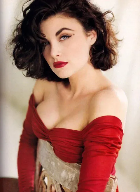 Sherilyn Fenn (1990)