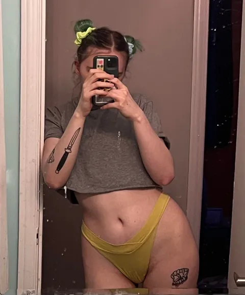 tiny trans femboy anyone? 🍑💕🏳️‍⚧️