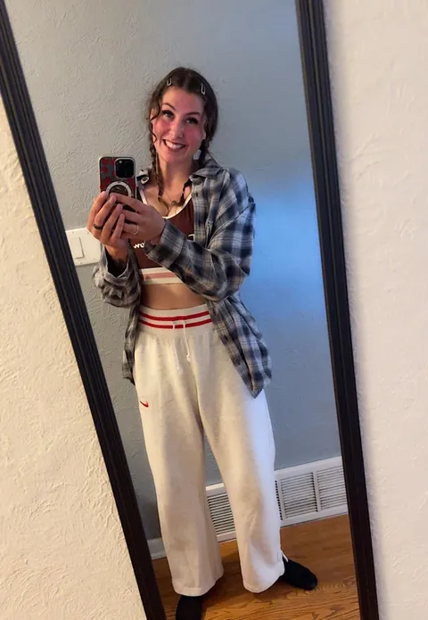 Born in 1999, 1 kid... Am I still hot? 🫣➡️ F26