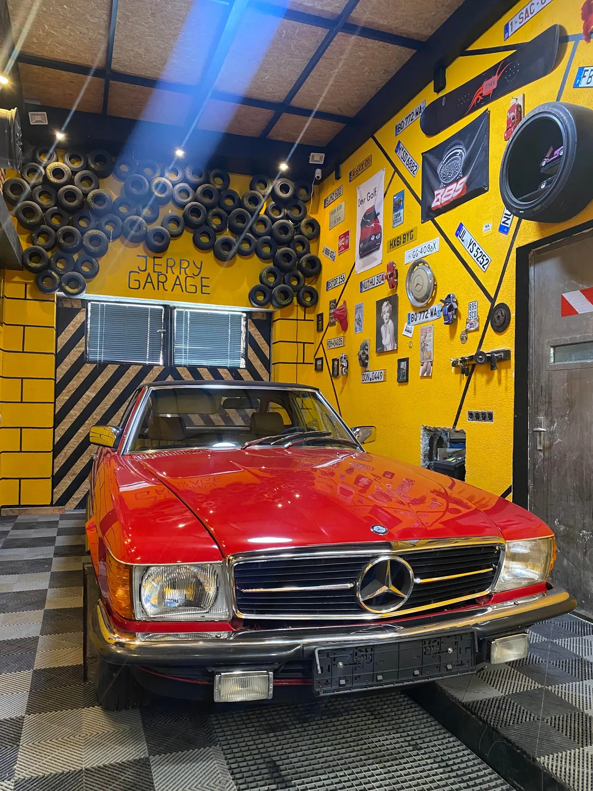 Good evening gentlemen and ladies respectively, i would like to present you my hobby garage