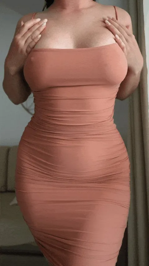 I bet you'd stare at me at the hotel bar 😈