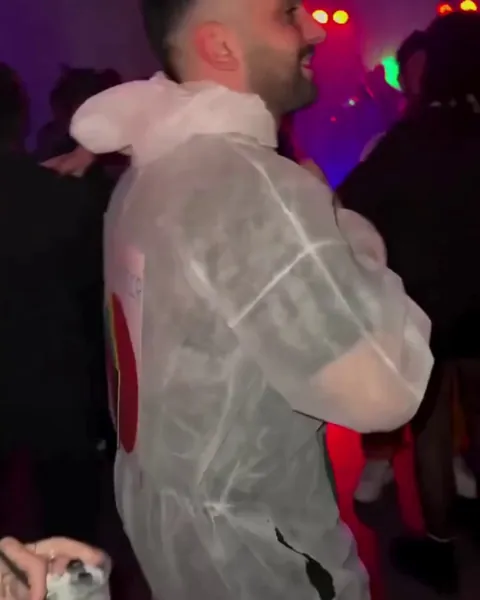 Guess how this game ends 🎮