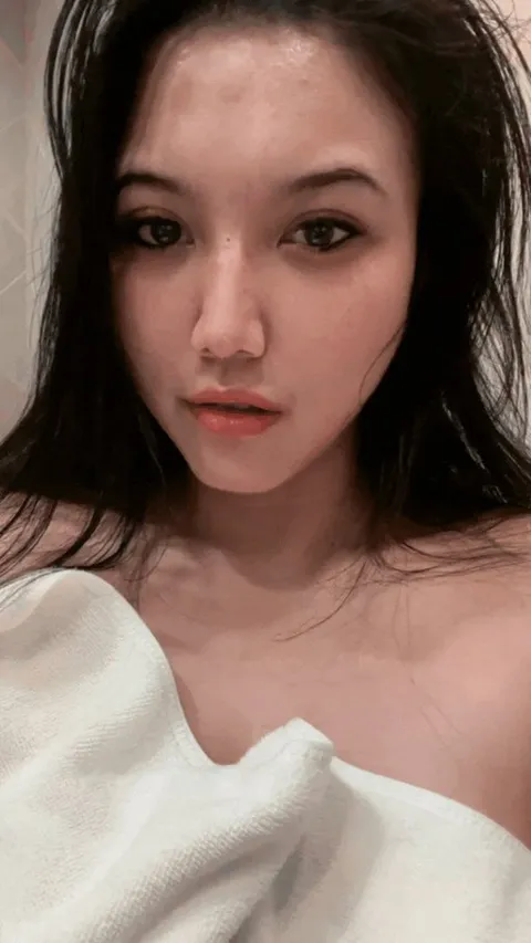 Say “Yes” If you would shower with a Asian girl with big tits