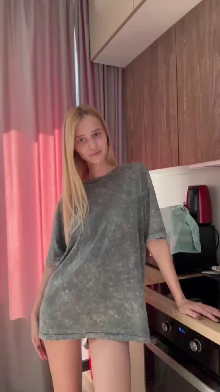 Showing off my petite body