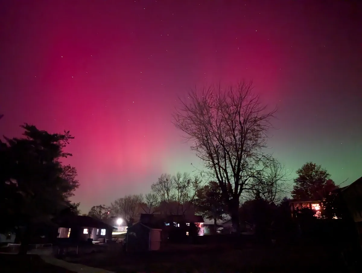 Aurora Borealis is visible in Iowa right now. This is the first time I've seen it.
