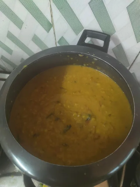 Friends said they'd come by 12:30, then pushed it to 2:30... it's almost 4 and I'm just sitting here with cold food which I cooked all by myself