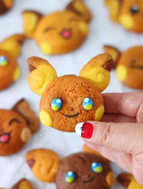 I made Pikachu family cookies