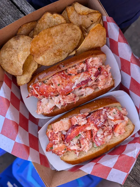 [Pro/Chef] Lobster Roll &amp; Old Bay Chips