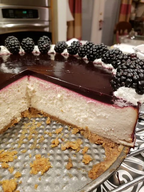 I made [Homemade] Blackberry Cheesecake