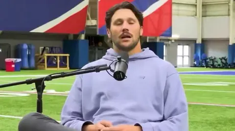 [Highlight] Bills QB Josh Allen says he has taken Patriots QB Drake Maye under his wing and formed a good relationship with him: “Got to spend some time with him this offseason... He’s an unbelievable kid… He’s a bright kid. He can spin the heck outta the ball. He moves well”