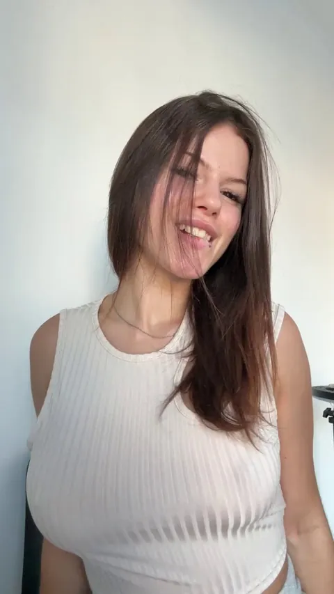 Ukrainian tits reveal