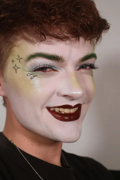 🤡 What do yall think, do we like a clown with freckles or keep it flat white?👀 (shot on Canon M50, no AI)