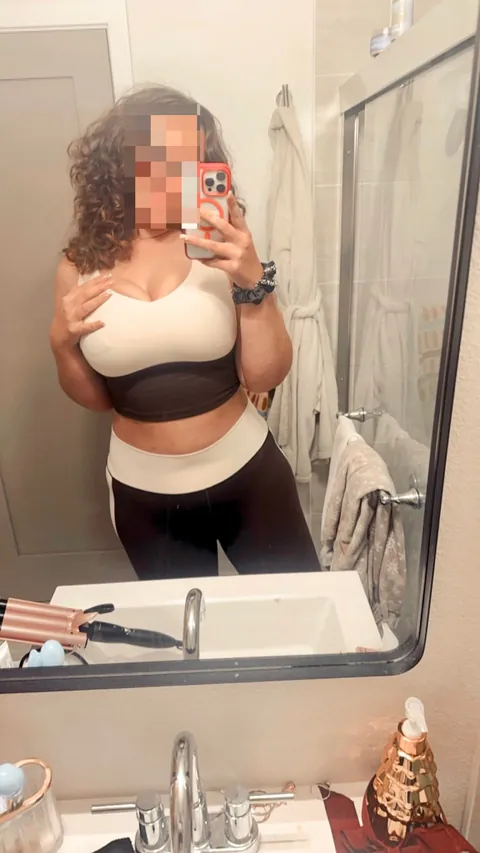 don’t mind the messy counter [f]