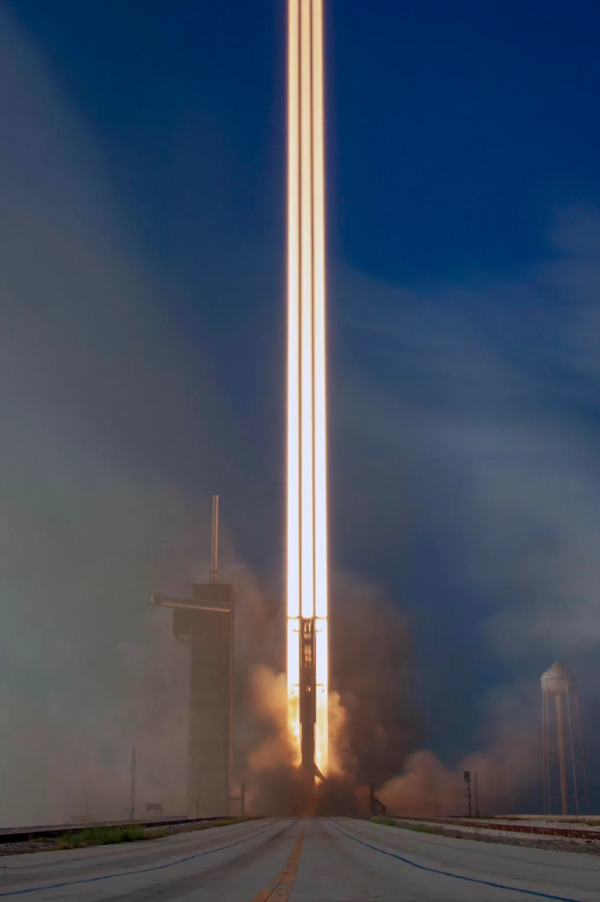 PsBattle: Long exposure shot of Falcon Launch