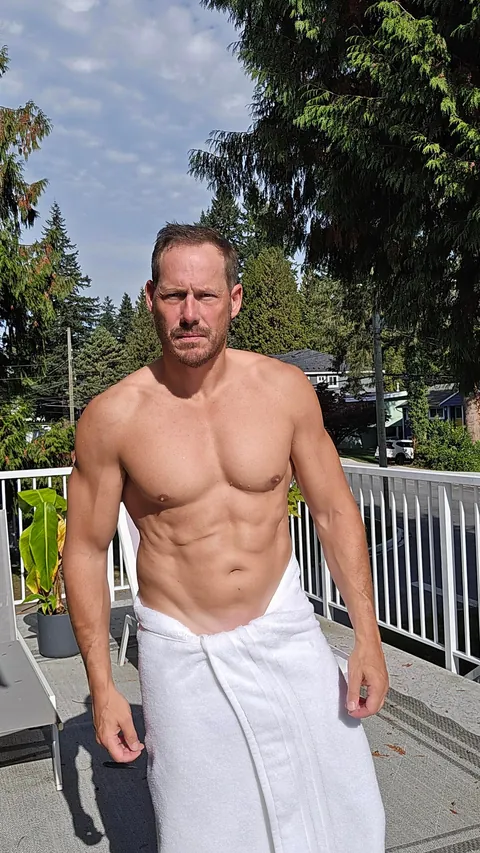 (51) bi finished the workout... shower... ready to go