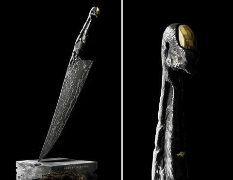 "Xenos", a blade I spent several weeks to forge from 4.5 Billion Year-Old “St. Aubin” meteorite iron, 24k Gold, and 200 layer Damascus Steel
