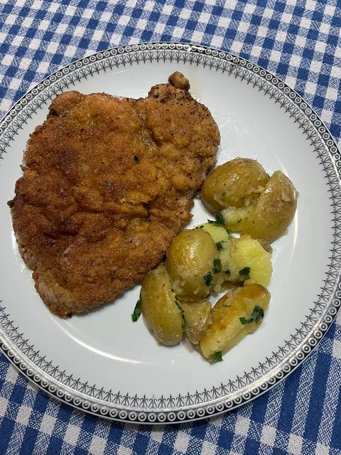 [homemade] wiener schnitzel with potato salad