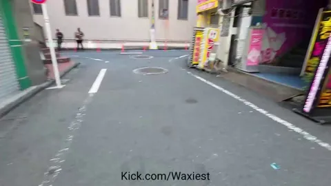 Waxiest runs into the infamous touts known for their aggression