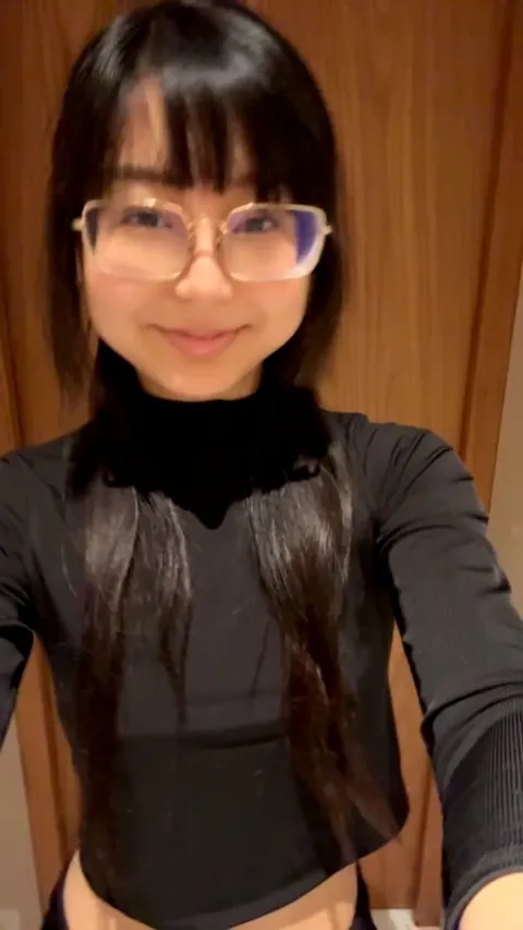 18 yo nerdy but slutty asian, can i sit on you ?