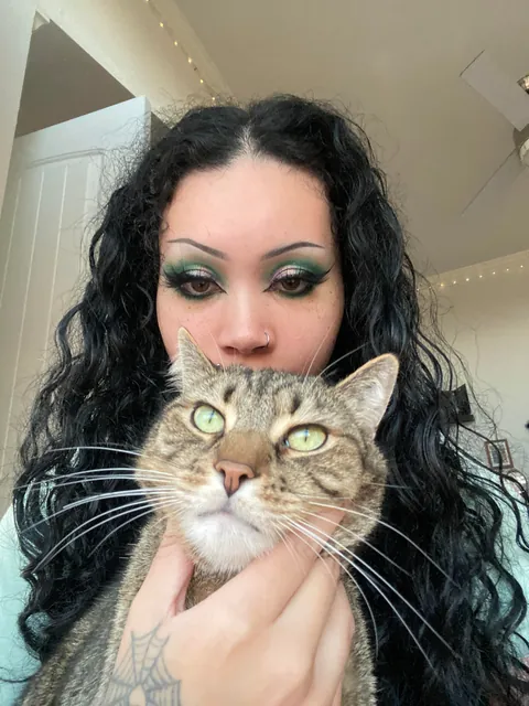 Been struggling lately so here’s a couple makeup looks I’ve done to help get my spark back💕