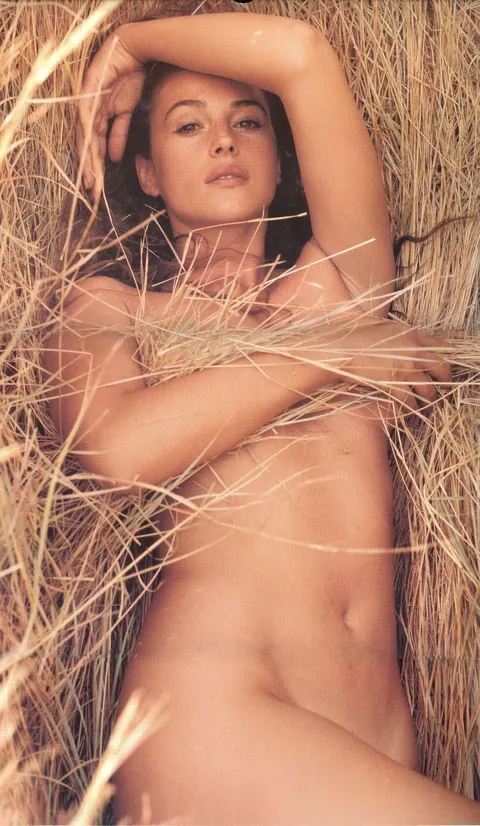 Monica Bellucci. 1998