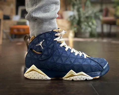 one thing I am rarely..… is “out-sneakered”