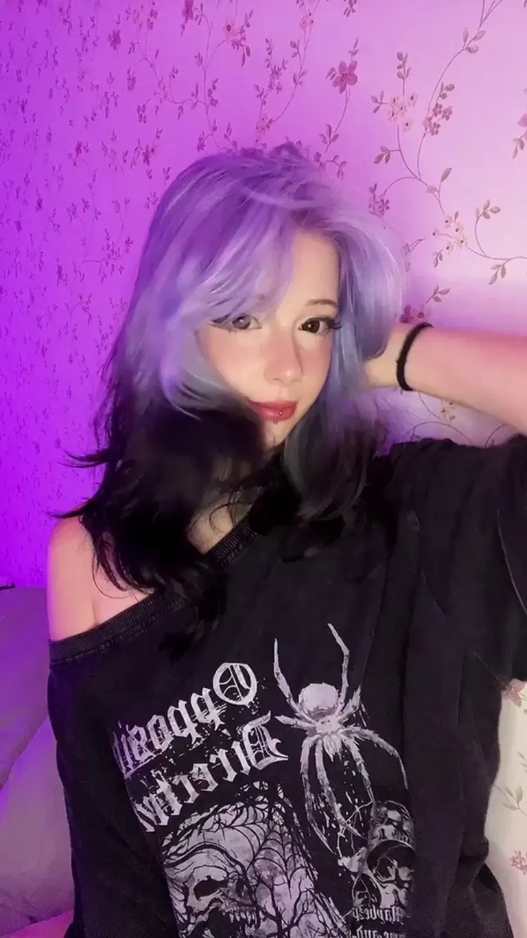 Pls hold my hair up like this when you use my mouth to cum