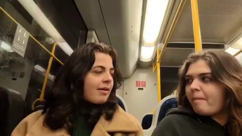 Perfect timing with her gestures and the flickering lights